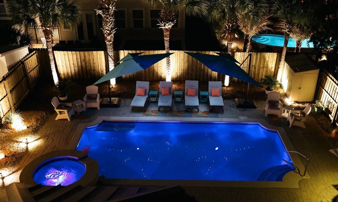 Village of Sugar Beach House | Bahama Breeze- Private Pool- 4 Bikes- Steps to Beach!