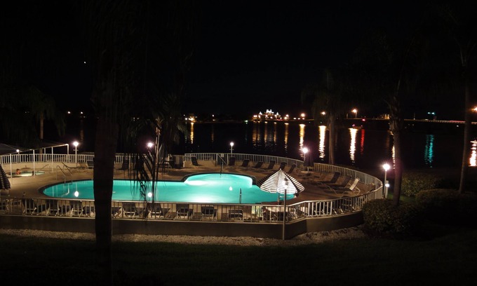 St. Petersburg Condo | Bahia Vista 8 - 210 Waterfront Paradise Condo (Non Smoking)