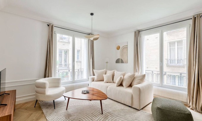 16th Arrondissement Apartment | Bail Mobilité - Paris 16 - Rénové
