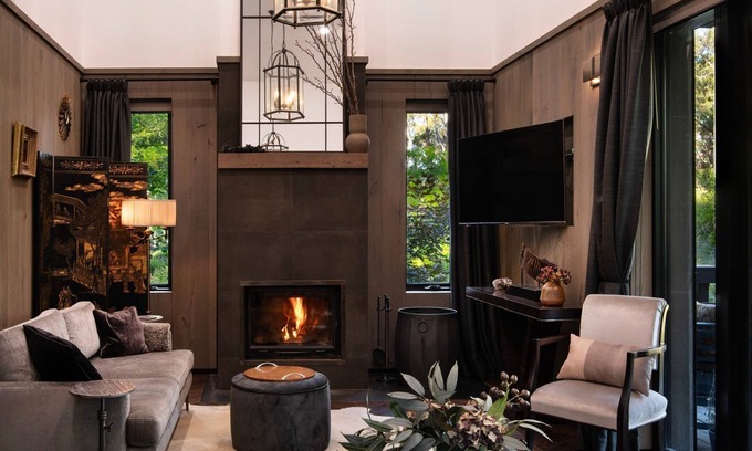 Wheatsheaf House | Bainbridge House Beautiful bush views close to Daylesford