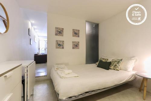 Bairro Alto Apartment | Bairro Alto Blue & Green by Homing