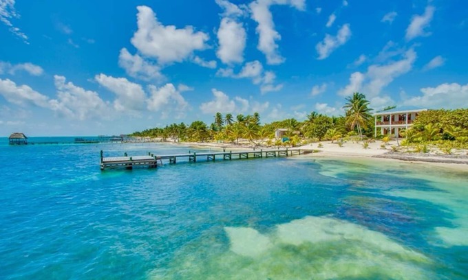 San Pedro House | BajaMar: Beach Front; Pool; Wonderful Staff & Excellent Location