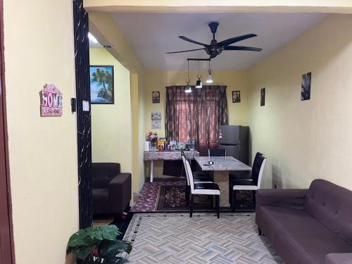 Hulu Selangor House | Bakawali Homestay - Bukit Beruntung for musliim only