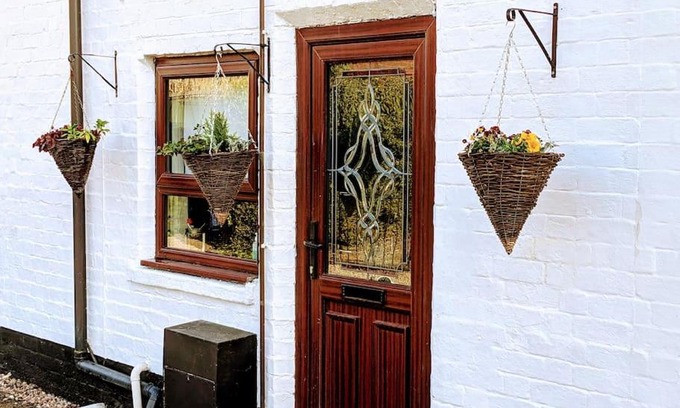 Evesham House | Baker's Cottage, Urban Spa and Garden Bar