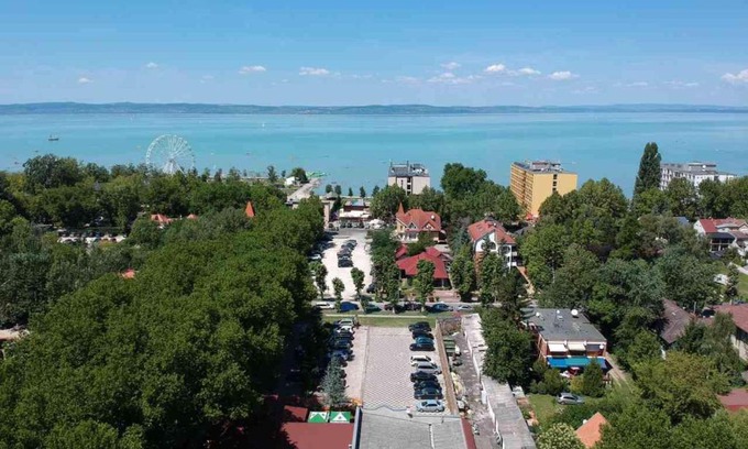 Siofok Aranypart Bed & Breakfast | Balaton Kinizsi Apartman