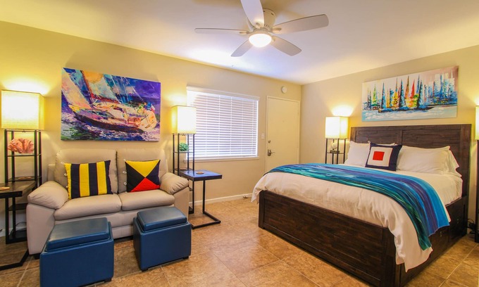 Balboa Peninsula Apartment | "BALBOA SEA ESCAPE" Steps to Beach and Bay *Garage Parking & Air Conditioning