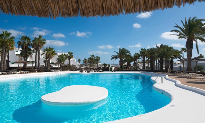 Costa Teguise Ski Chalet | Balcon del Mar – Pool, Tennis Courts, Sea Access