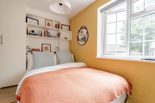 West Kensington Apartment | Balcony Flat in Victorian West Kensington Mansion
