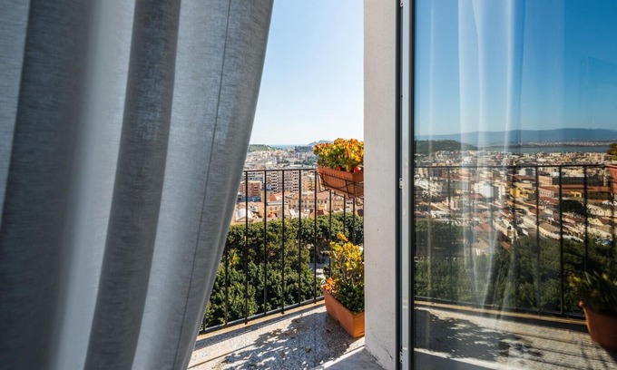 Historic Castle District Apartment | Balcony on Cagliari - P1069