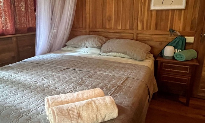 Cocles House | Balcony Room– Peaceful Stay Near Beach & Town