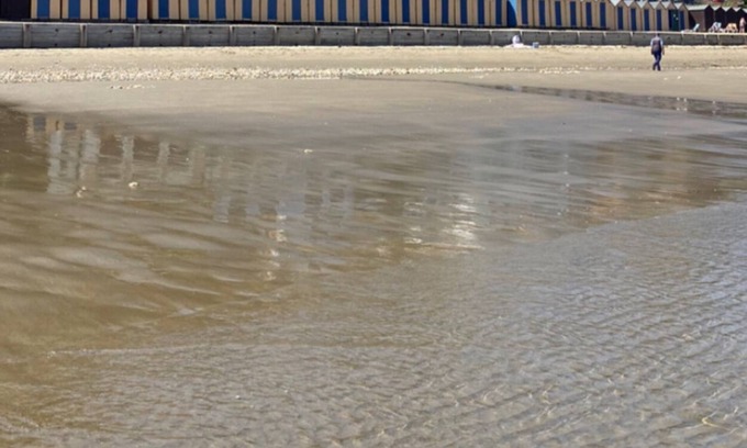 Shanklin Apartment | Balcony Seaview 2 bedroom luxury apartment. Coastal Retreat. 1 min walk to beach