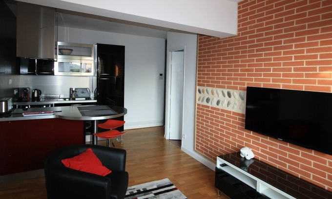 Saint - Michel Apartment | BALCONY STUDIO ON COURTYARD - BUSCA DISTRICT GARDEN PLANTS