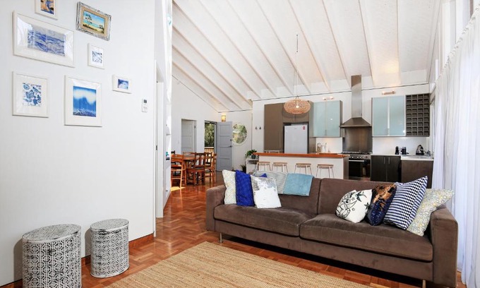 Culburra Beach House | Balena @ Culburra - Pet Friendly - 1 Min Walk to Beach