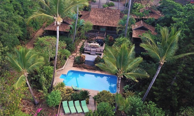 Maunaloa House | BALI-STYLE CUSTOM HOME PARADISE, 4BEDROOMS EACH WITH BATH AND PRIVATE BALCONY!
