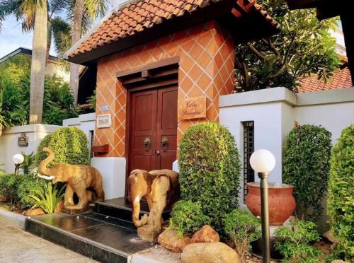South Pattaya Villa | Bali Style Luxury 400sqm Semi-4BED POOL VILLA near Beach & Walking Street