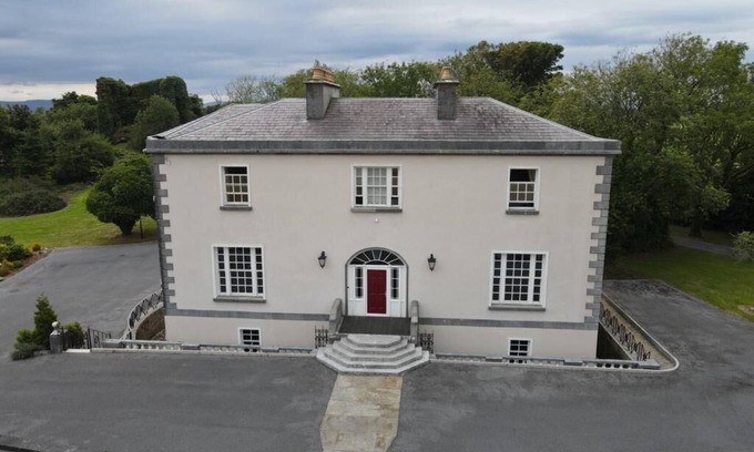 Inishmacatreer House | Ballycurrin House