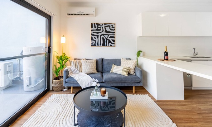 Norman Park Apartment | Balmoral Apartment - Airy & Light-filled City Edge Hideaway n10 min to BNE CBD