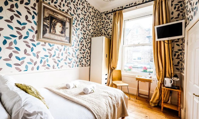Tollcross House | Balmore Guest House