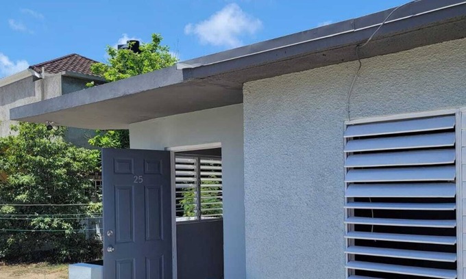 Cave Hill Estate Apartment | Balmy sea breeze and cuisine from Hellshire Beach. Immerse into Cultural events