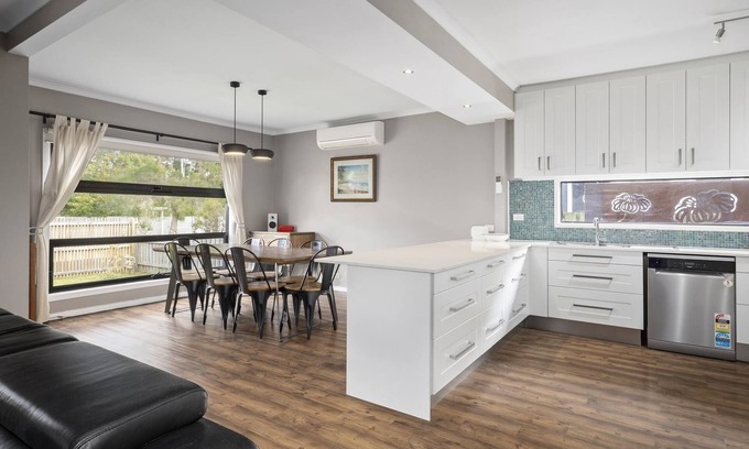 Balnarring Beach House | Balnarring Beach Haven - 1 NIGHT FREE!* - Peaceful, tranquil retreat with modern amenities. Walk to beach.