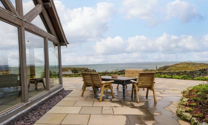 Llaneilian Cottage | BALOG FARM, family friendly, character holiday cottage in Amlwch
