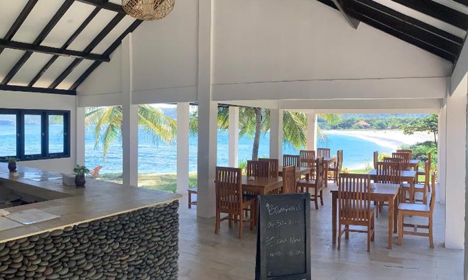 Sekongkang Hotel | Balong Balong Surf Bungalows & Restaurant