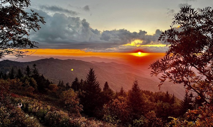 Sylva Cabin | Balsam Mountain Cabin with waterfalls and a great year round view