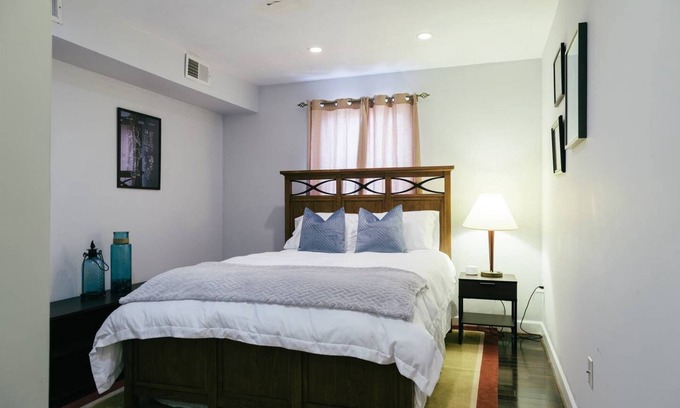 Downtown Baltimore House | Balt-Amore! Spacious 4 bedroom that sleeps 10 comfortably