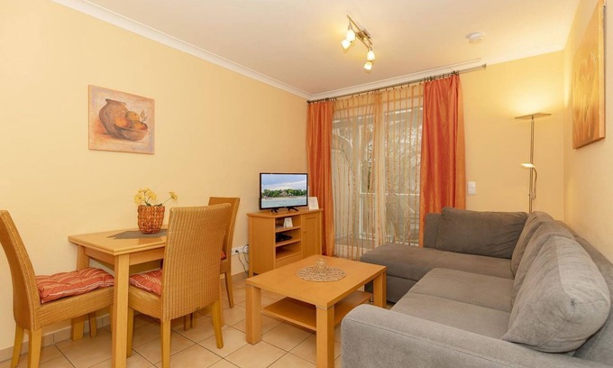 Kuehlungsborn Apartment | Baltic Sea apartment with two balconies and sea view - sauna area in the house included