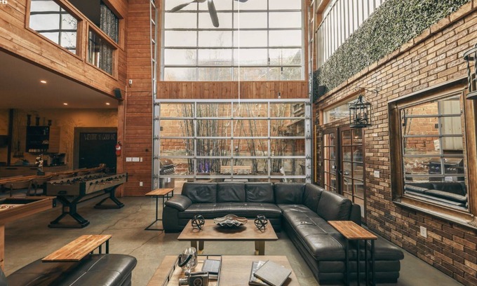 Logan Heights Apartment | Bamboo Loft 6BR: Sleeps 24 in Downtown SAN
