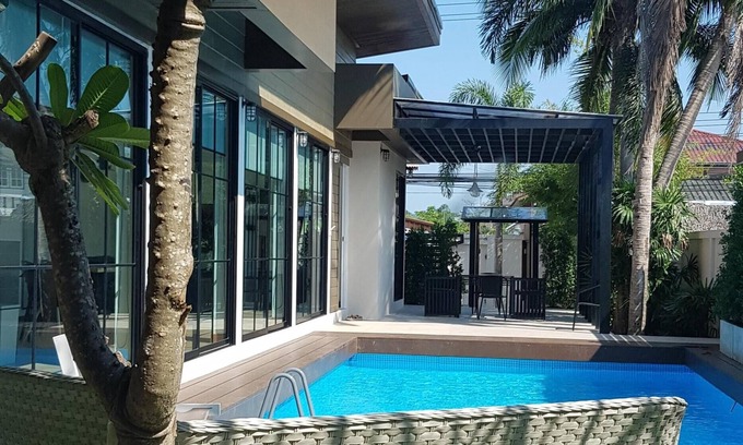 Na Chom Thian House | BanAmphur Pool Villa. Place for chilling out!