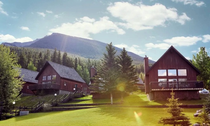 Canmore Condo | Banff Gate Mountain Resort 2BR Suite Friday Check-In