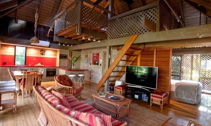 Mission Beach House | Banfield No 2 - Absolute Beachfront Bungalow