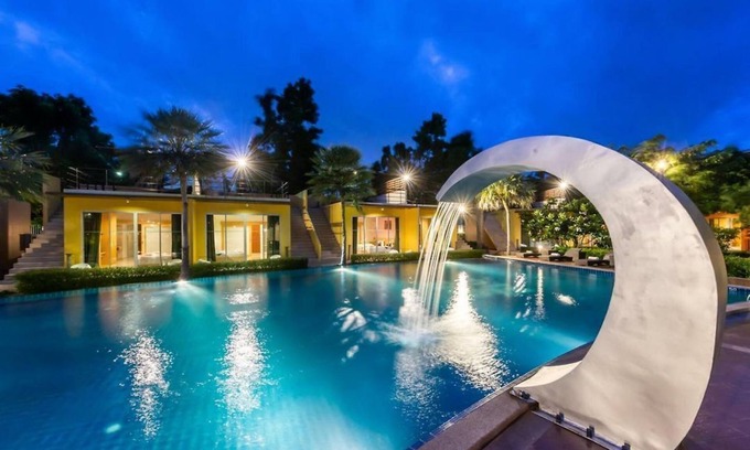 Bang Sao Thong Hotel | Bangkok grand resort