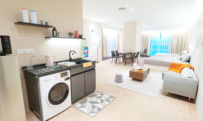 Taman Bukit Pantai Apartment | Bangsar Trade Centre Premier Suites