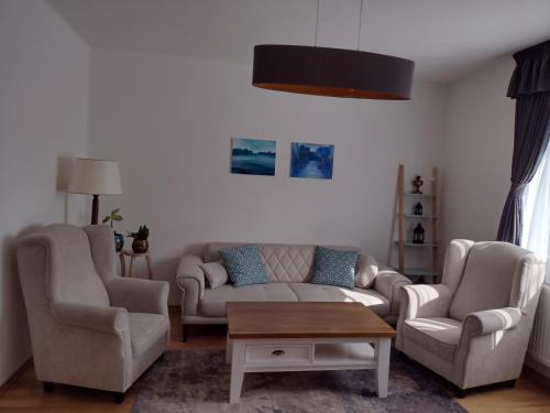 Tvrdosovce House | Bara ház