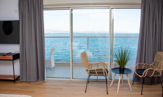 Eilat House | Barbeach - The Coral Beach Pearl