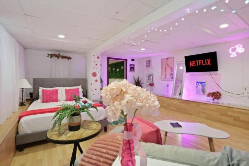 Midtown Sacramento Apartment | Barbiecore Dream Pad in Sacramento