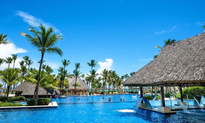 Playa Bibijagua Resort | Barceló Bávaro Palace - All Inclusive