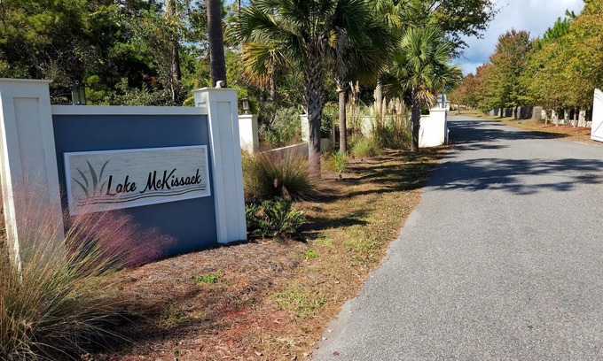 Carrabelle House | Barefoot Cottage, Just minutes from Carrabelle Beach and Boat Launch