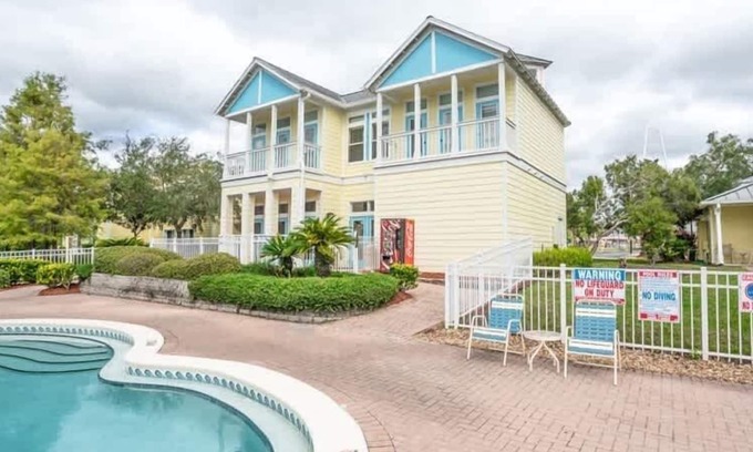Kissimmee Apartment | Barefoot Suites, 1 bedroom, 1 mile from Disney