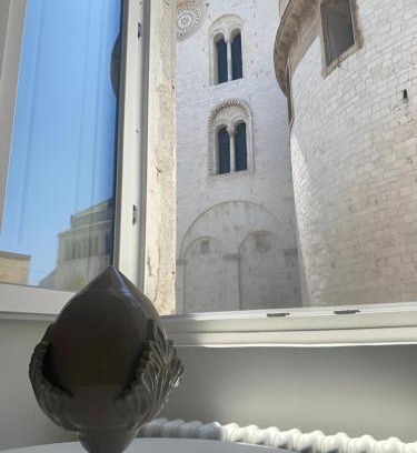 Old Town House | Bari LandLord 8 - Una Finestra sulla Cattedrale