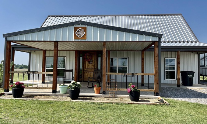 Elgin Other | Barn house on 50 acres Mountain View