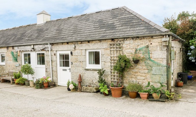 Helford Passage Cabin | Barn Owl Cottage, HELSTON