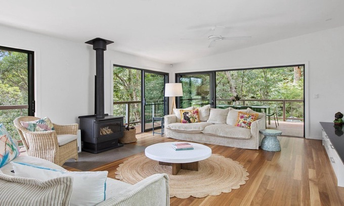 Pretty Beach Central Coast House | Barneys By The Bay - Fun, Fabulous and Deliciously Peaceful!