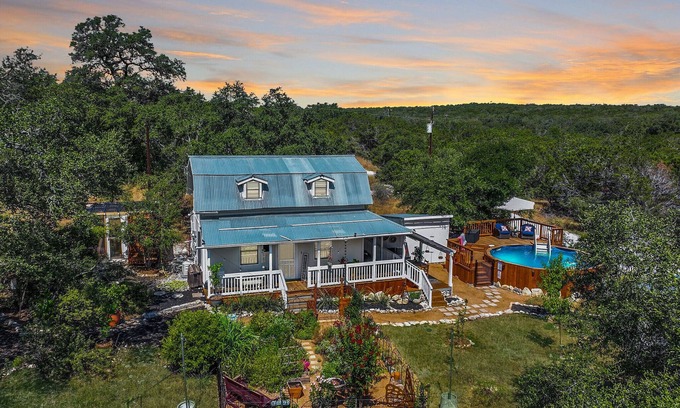 Spring Branch House | Barnhouse I Private pool,Hot tub, stargazing