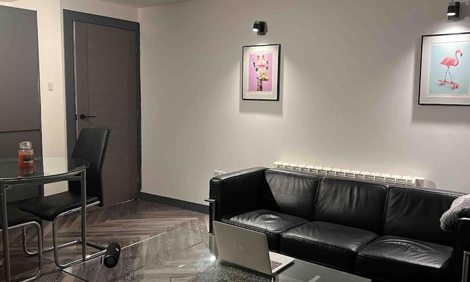 Longcroft Apartment | Barnton apartment Edinburgh