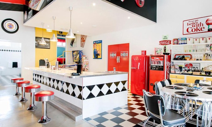 Light Pass Bed & Breakfast | Barossa Old Garage BnB