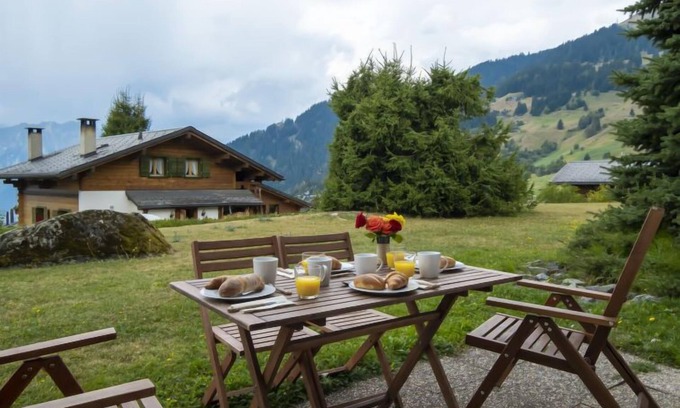 Verbier Apartment | Baroudeur B04 by Interhome
