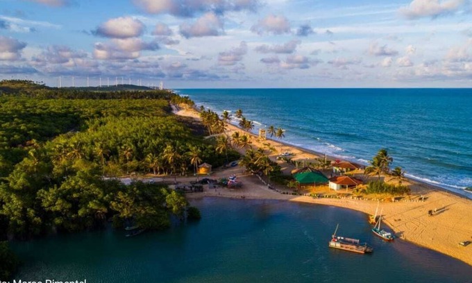 Barra de Camaratuba House | Barra de Camaratuba Season Beach House 4 bedrooms facing the sea